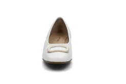 Bekväma och klassiska pumps