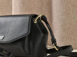 Crossbody-väska i läder