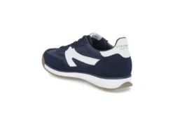 Sportiga sneakers