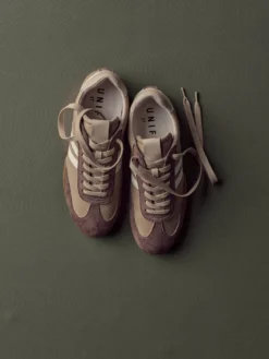 Sportiga sneakers