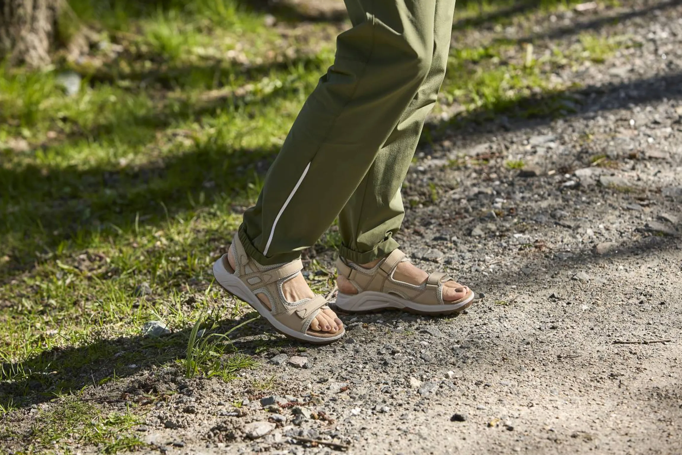 Sportig fritidssandal